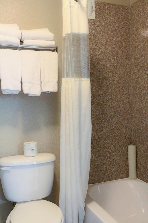 Hotel Ramada By Wyndham Intercontinental Airport South 3*