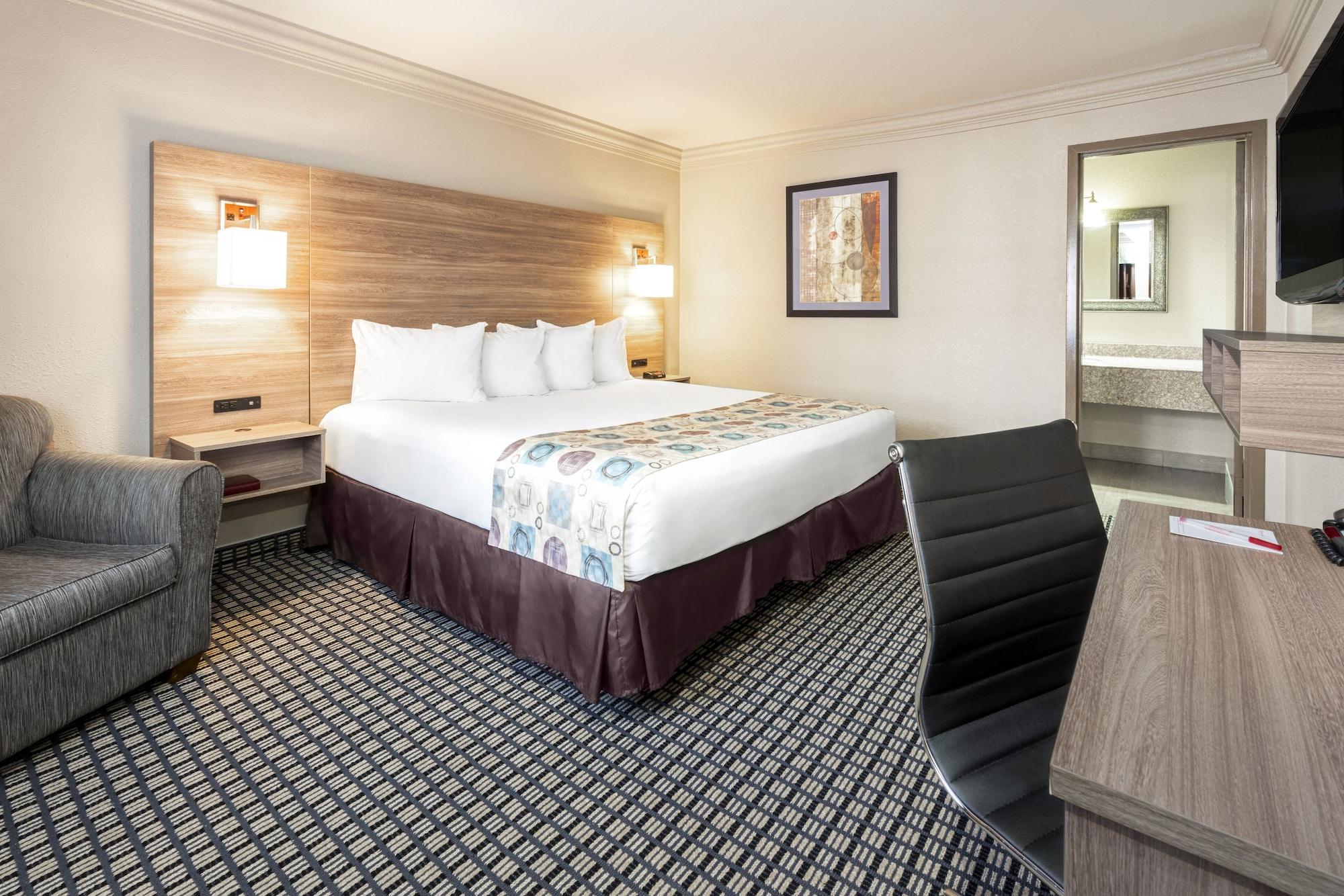 Ramada By Wyndham Intercontinental Airport South 3*