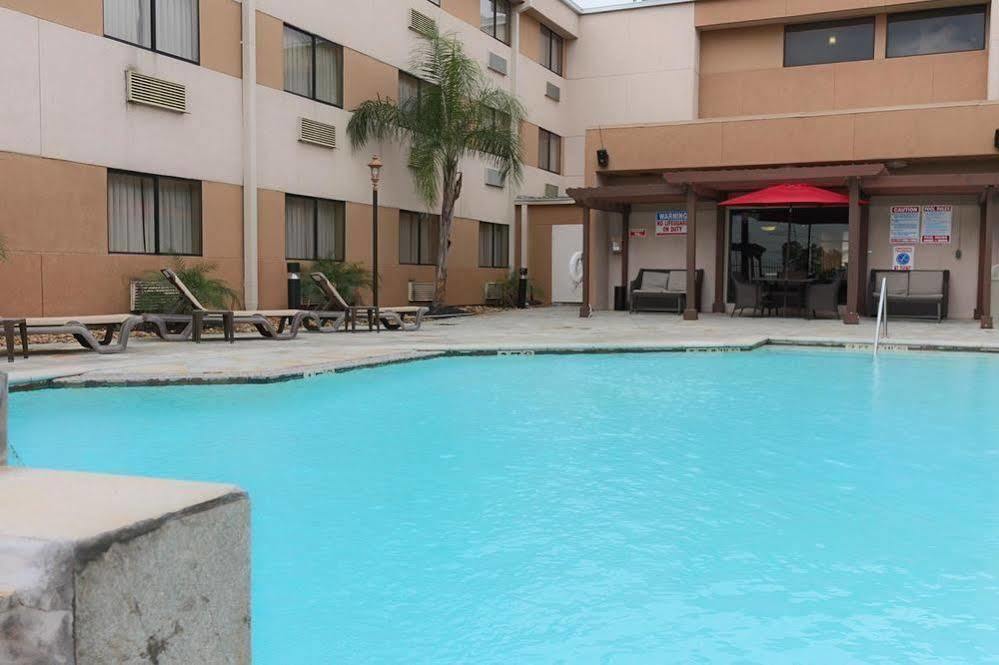 Hotel Ramada By Wyndham Intercontinental Airport South