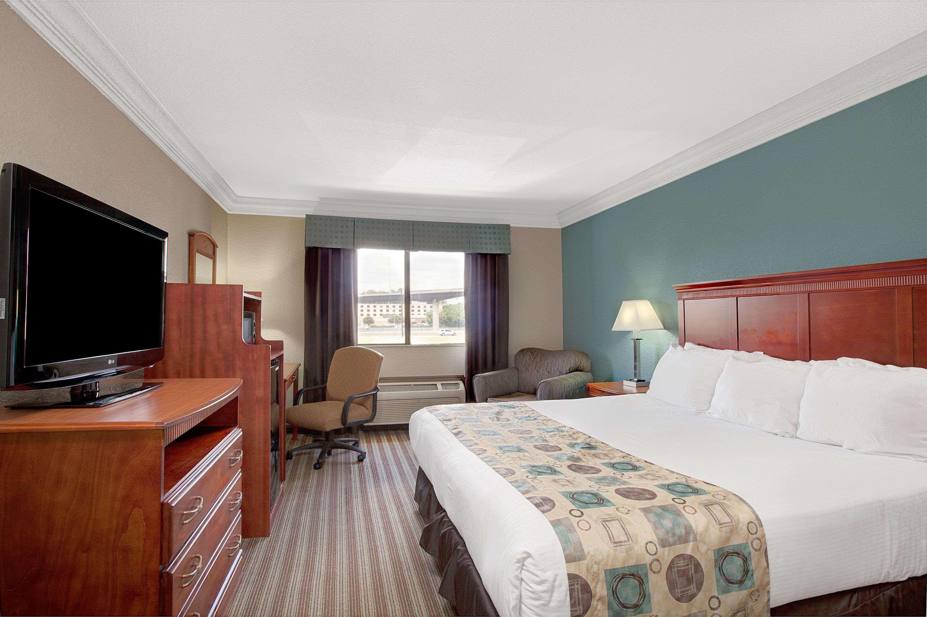 Ramada By Wyndham Intercontinental Airport South